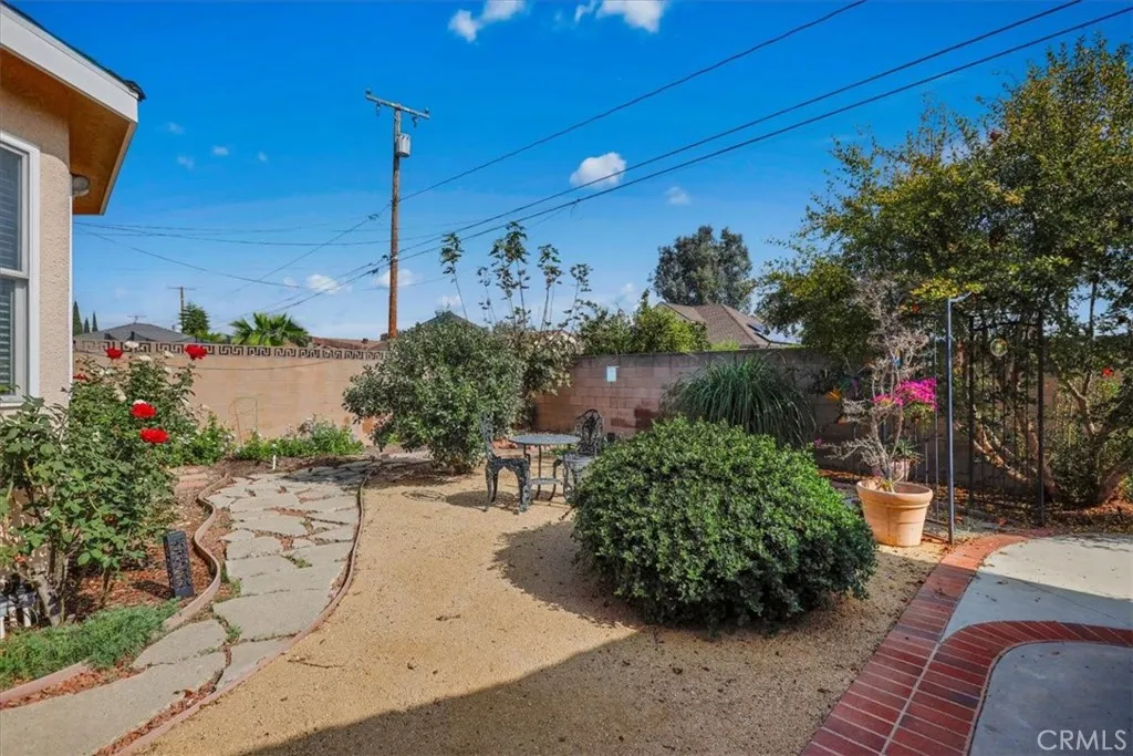 4520 Pepperwood Avenue, Long Beach, California 90808 home-pic-65